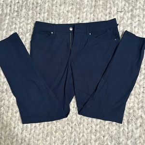 Men’s Lululemon straight leg Trousers size 30